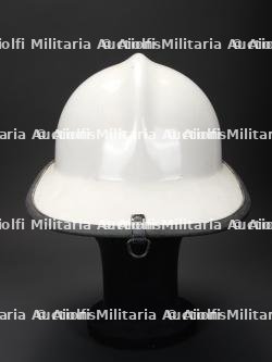 etats-Unis, casque de chef de sapeurs-pompiers americains. United States, American fire chief's helmet. — photo 5