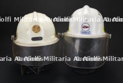 etats-Unis, lot de six casques de sapeurs-pompiers et de secouristes. United States, set of six firefighter and rescue helmets. — miniature 2