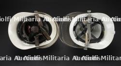 etats-Unis, lot de six casques de sapeurs-pompiers et de secouristes. United States, set of six firefighter and rescue helmets. — photo 9