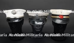 etats-Unis, lot de cinq casquettes a visiere de pompiers. United States, set of five firefighter peaked caps. — photo 2