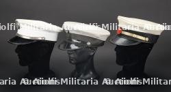 etats-Unis, lot de cinq casquettes a visiere de pompiers. United States, set of five firefighter peaked caps. — photo 6