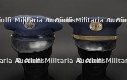 etats-Unis, lot de cinq casquettes a visiere de pompiers. United States, set of five firefighter peaked caps. — photo 16