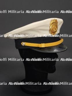 etats-Unis, casquette a visiere de chef des pompiers de l'United States Naval Academy. United States, US Naval Academy Fire Chief peaked cap. — miniature 2