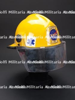 etats-Unis, casque de sapeur-pompier du site de la NASA a Moffett Field. United States, NASA Moffett Field firefighter helmet.