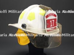 etats-Unis, casque de chef du New York Fire Department, vers 2000. United States, New York Fire Department chief's helmet, circa 2000. — miniature 2