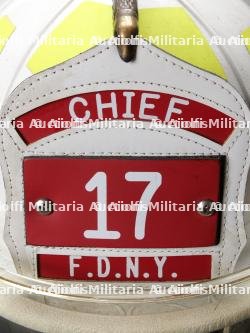 etats-Unis, casque de chef du New York Fire Department, vers 2000. United States, New York Fire Department chief's helmet, circa 2000. — photo 4