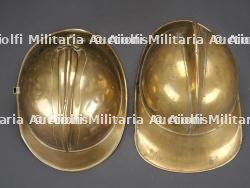 Europe, lot de trois casques de pompiers. Europe, set of three firefighter helmets. — photo 7