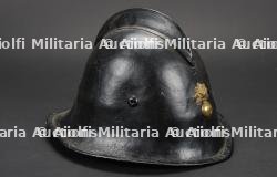 Europe, lot de trois casques de pompiers. Europe, set of three firefighter helmets. — photo 14
