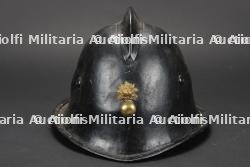 Europe, lot de trois casques de pompiers. Europe, set of three firefighter helmets. — miniature 15