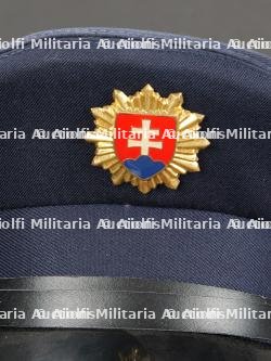 Europe centrale, lot de cinq coiffures de sapeurs-pompiers. Central Europe, set of five firefighter headpieces. — miniature 3