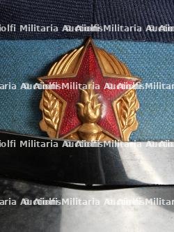 Europe centrale, lot de cinq coiffures de sapeurs-pompiers. Central Europe, set of five firefighter headpieces. — miniature 5
