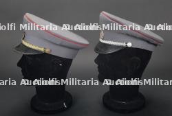 Europe centrale, lot de cinq coiffures de sapeurs-pompiers. Central Europe, set of five firefighter headpieces. — miniature 17