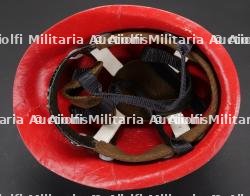 Europe centrale, lot de cinq casques de sapeurs-pompiers. Central Europe, set of five firefighter helmets. — photo 12