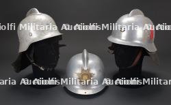 Finlande, lot de trois casques de sapeurs-pompiers. Finland, set of three firefighter helmets. — photo 1