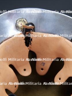 Finlande, lot de trois casques de sapeurs-pompiers. Finland, set of three firefighter helmets. — photo 17