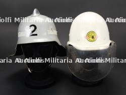 Suede et Finlande, lot de deux casques de sapeurs-pompiers. Sweden and Finland, set of two firefighter helmets. — photo 4
