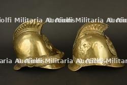 France, lot de deux casques de sapeurs-pompiers, modeles 1830-1848. France, set of two firefighter helmets, 1830–1848 models. — miniature 9