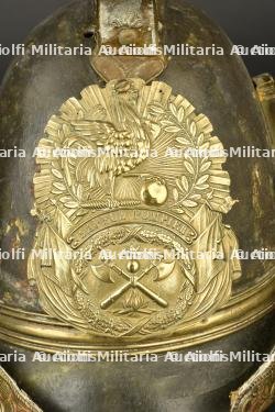 France, casquette de feu et casque de pompier en tole. France, fire cap and sheet-metal firefighter helmet. — photo 9