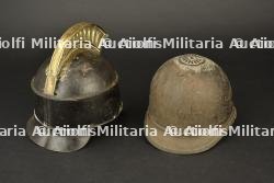 France, lot de deux coiffures de pompiers dites « casquettes de feu ». France, set of two firefighter headpieces known as fire caps. — photo 4
