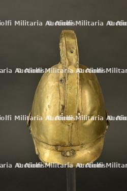 France, casque de sapeur-pompier de Puiseaux, dans le Loiret, vers 1850. France, firefighter helmet from Puiseaux, Loiret, circa 1850. — miniature 4