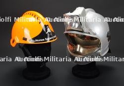 France, lot de deux casques Gallet de sapeurs-pompiers. France, pair of Gallet firefighter helmets.