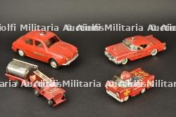 International, lot de jouets sur le theme des sapeurs-pompiers. International, group of firefighter-themed toys.