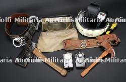 International, lot d'equipements de sapeurs-pompiers. International, group of firefighting equipment.