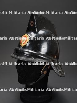 Mexique, casque de sapeur-pompier a cimier. Mexico, crested firefighter helmet.