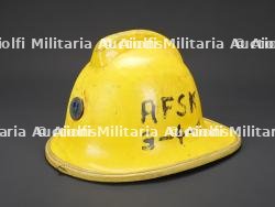 Ouganda, casque de pompier d'aerodrome. Uganda, airfield firefighter helmet.