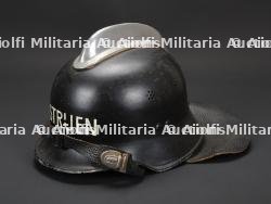 Pays-Bas, casque de sapeur-pompier de Strijen. Netherlands, Strijen firefighter helmet.