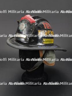 Philippines, casque d'un pompier secouriste des sapeurs-pompiers de Manille. Philippines, Manila fire-rescue firefighter helmet.