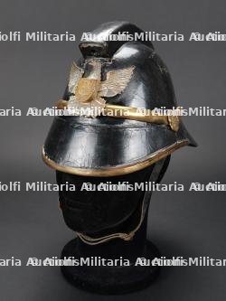 Portugal, casque a cimier de sapeur-pompier de la ville d'evora. Portugal, crested firefighter helmet from the city of evora.