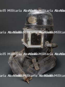 Royaume-Uni, casque antifumee Siebe Gorman. United Kingdom, Siebe Gorman smoke helmet.
