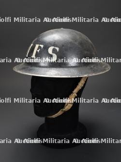 Royaume-Uni, casque britannique Mk II du National Fire Service pendant la Seconde Guerre mondiale. United Kingdom, British Mk II National Fire Service helmet from the Second World War.