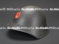 Suisse, casque des sapeurs-pompiers de Boncourt. Switzerland, Boncourt firefighter helmet.