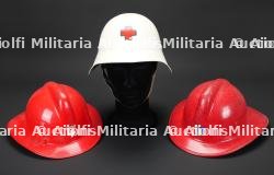 Suisse, lot de trois casques de sapeurs-pompiers. Switzerland, group of three firefighter helmets.