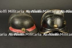 Tchecoslovaquie, lot de deux casques de sapeurs-pompiers, dont un de Veselí. Czechoslovakia, group of two firefighter helmets, including one from Veselí.