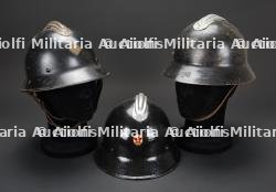 Tchecoslovaquie, lot de trois casques de sapeurs-pompiers. Czechoslovakia, group of three firefighter helmets.