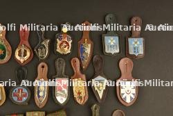 Ensemble d'insignes et décorations française