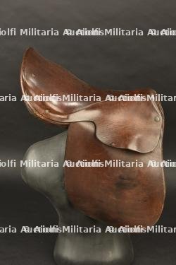 Selle d'officier avec rivets marqués du sellier du 30e Dragons — photo 3