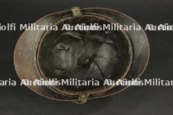 Casque Adrian modèle 1915 de l'Infanterie, quart, bracelet d'identité et médailles — miniature 7
