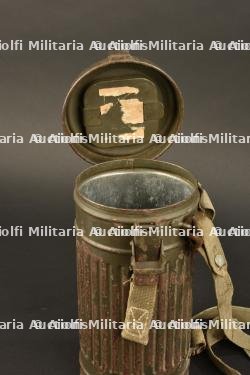 Boitier de masque anti-gaz allemand
