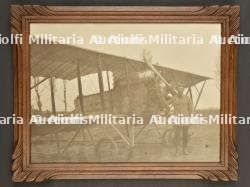 Cadre photo d'un aviateur avec son Caudron G3