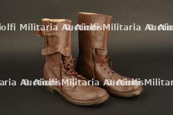 Buckle boots