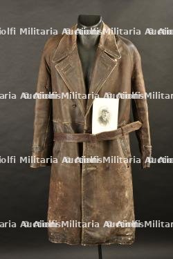 Manteau trois quart en cuir, tunique d'officier et photo du pilote mécanicien Clément Noger du 37e régiment d'aviation du Maroc