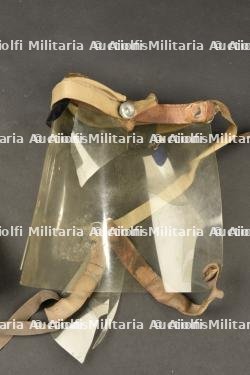 Bonnet chauffant, chaussettes chauffantes et masque du pilote mécanicien Noger du 37e régiment d'aviation — miniature 2