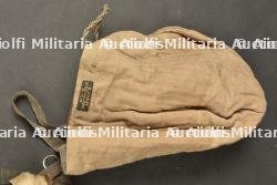 Bonnet chauffant, chaussettes chauffantes et masque du pilote mécanicien Noger du 37e régiment d'aviation — miniature 4
