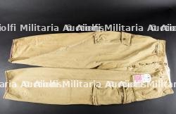 Pantalon de saut type M-42 utilisé dans le film Objective Burma 1945. Parachute trousers M-42 style.