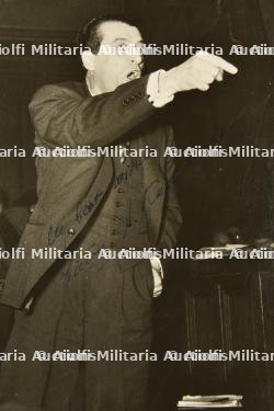 lot de 8 photos du Procès Victor Kravtchenko dont une dédicacée  — photo 2