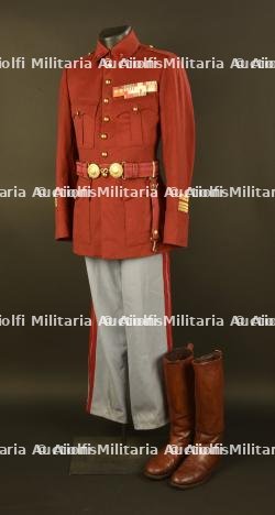 Ensemble du colonel de Torcy, chef de corps du 7ème régiment de spahis Algériens en 1940